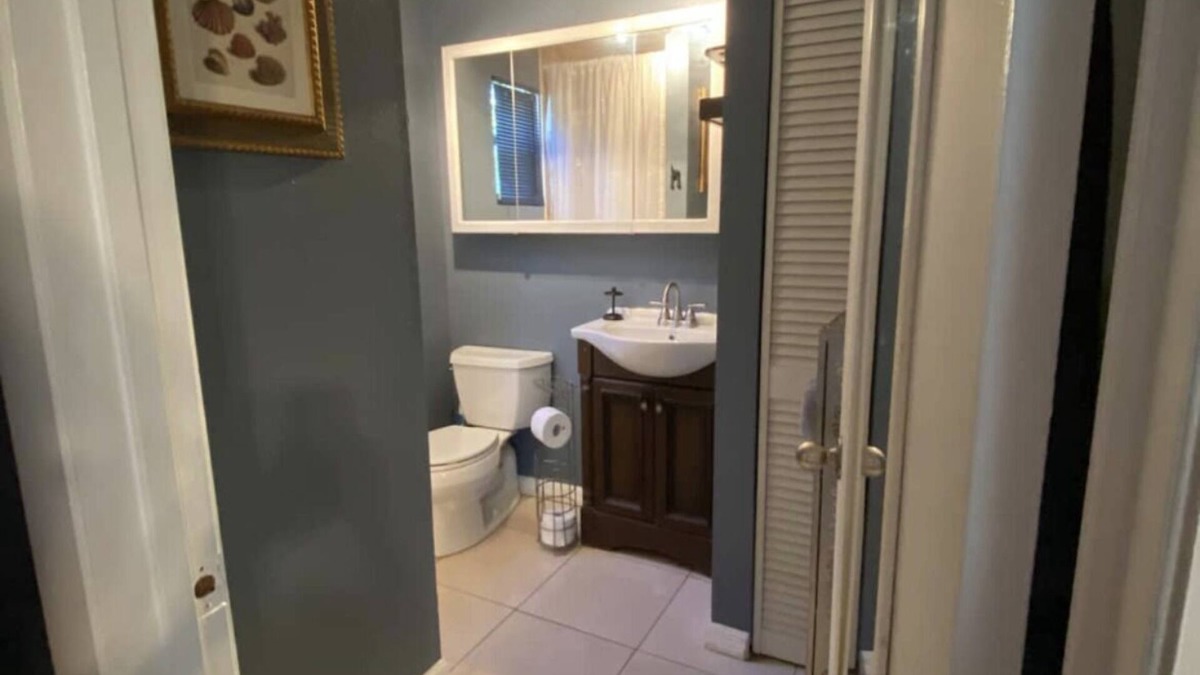 Land O' Lakes Cottage | Farm Cottage- Quiet but Close to Everything
