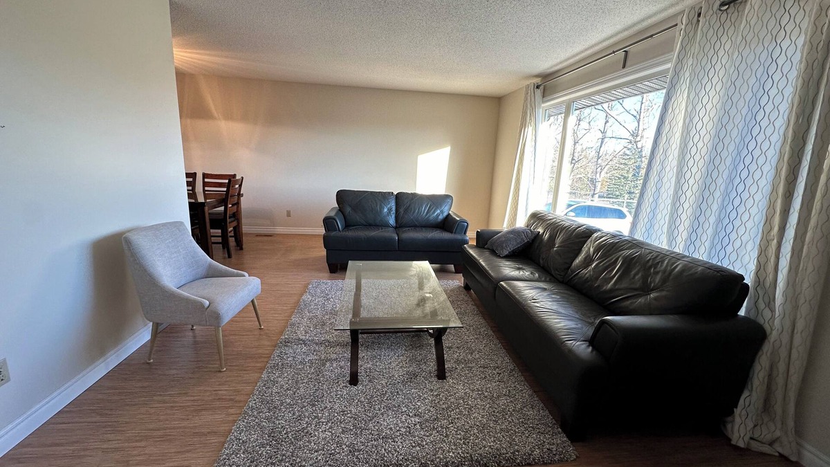 Lyalta Other | Farm House near Calgary, Chestermere & Langdon