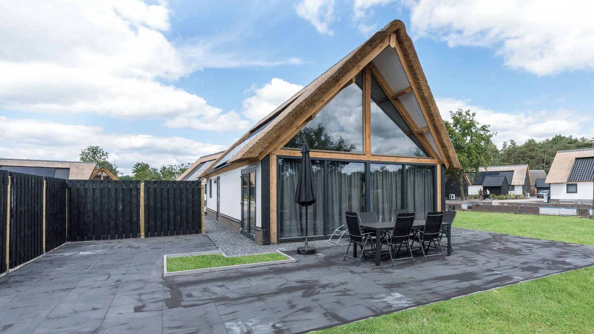Baarle-Nassau Resort | Farm Lodge 707 - Three Bedroom Resort, Sleeps 6