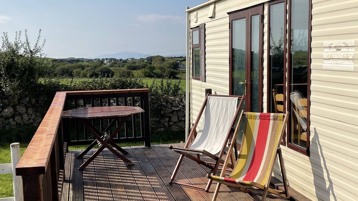 Ballyshannon Cabin | Farm Stay Property Pets and Families Welcome