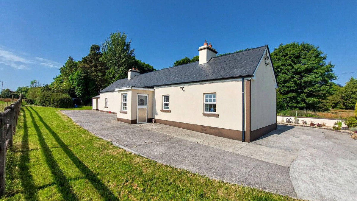 Frenchpark House | Farm View Cottage Castlerea