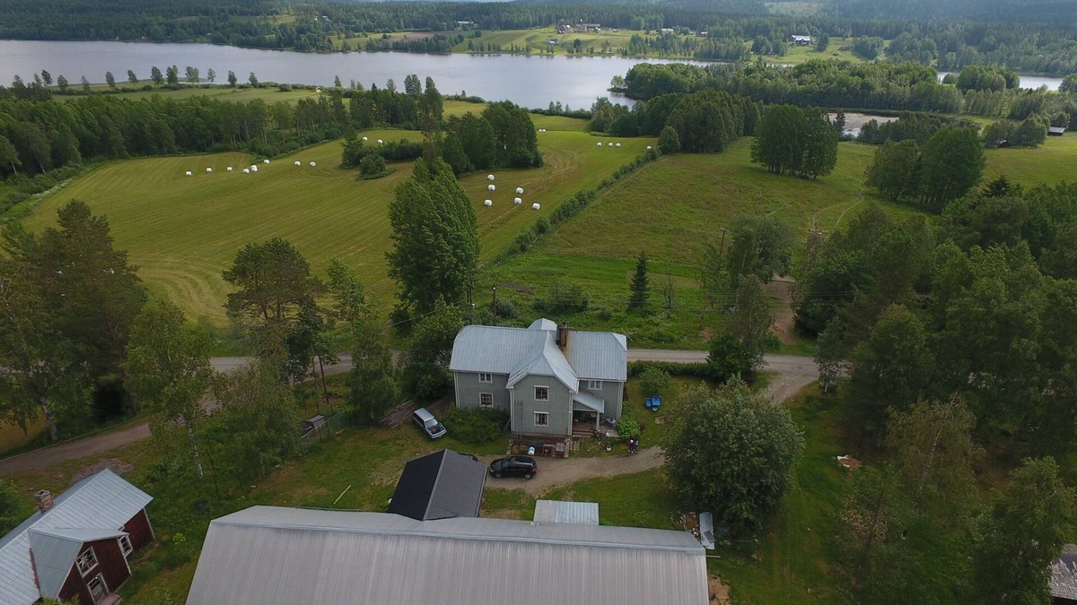 Hällfors House | Farm with lake view/Lake view farm house