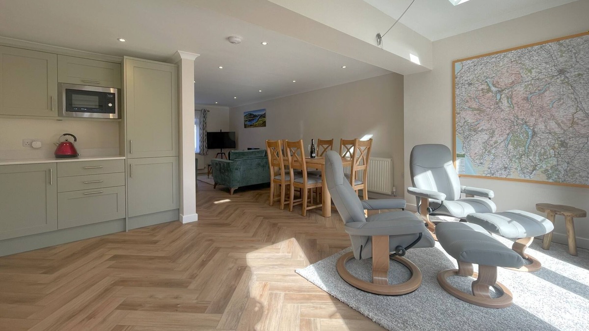 Keswick Cottage | Farmer's Retreat - sleeps 4 guests in 3 bedrooms