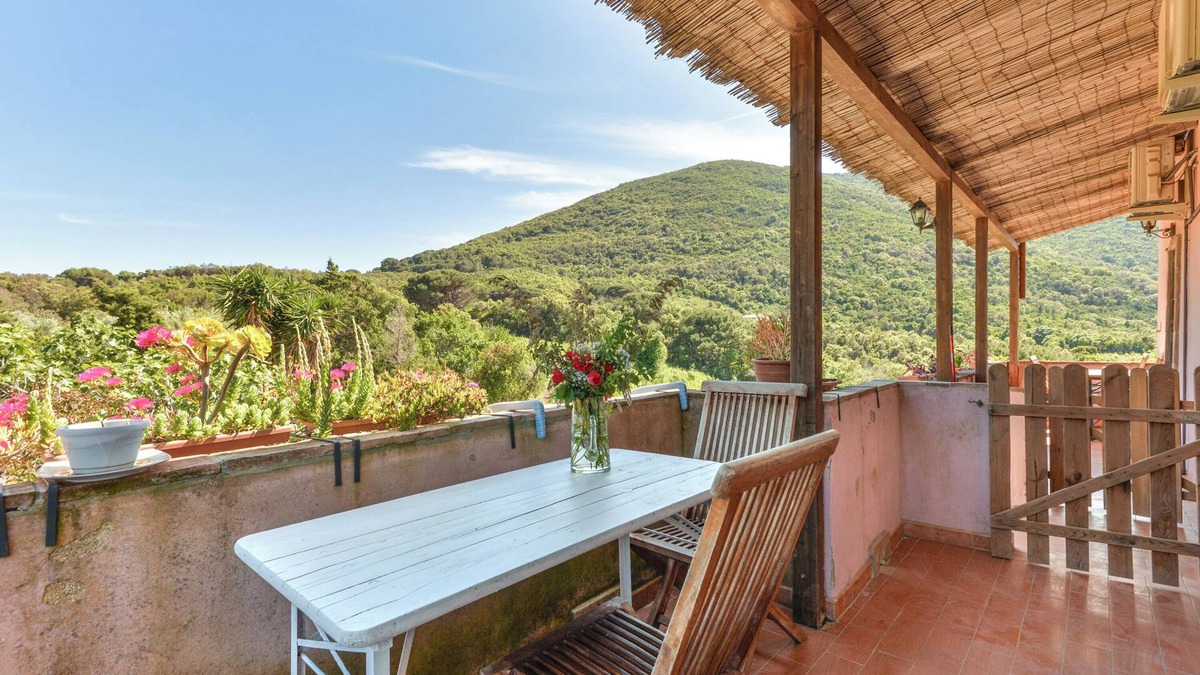 Cavo Other | Farmhouse 'Amandolo - Gorgona' with Sea View, Wi-Fi and Air Conditioning
