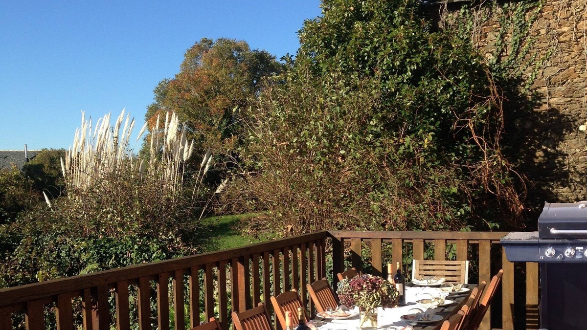 La Salvetat-Peyrales Other | Farmhouse w/acres of private land, heated pool, games room in South West France.
