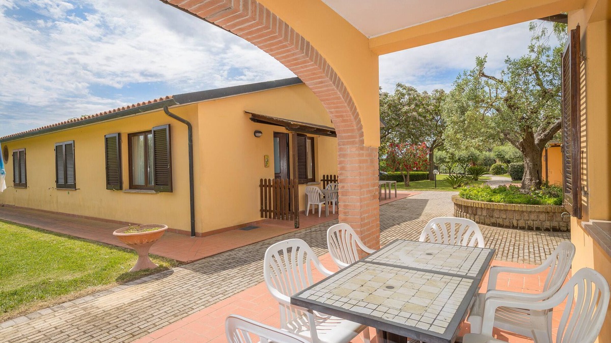Campiglia Marittima Other | Farmhouse "Il Girasole - Corbezzolo" with Shared Pool, Shared Garden & Wi-Fi