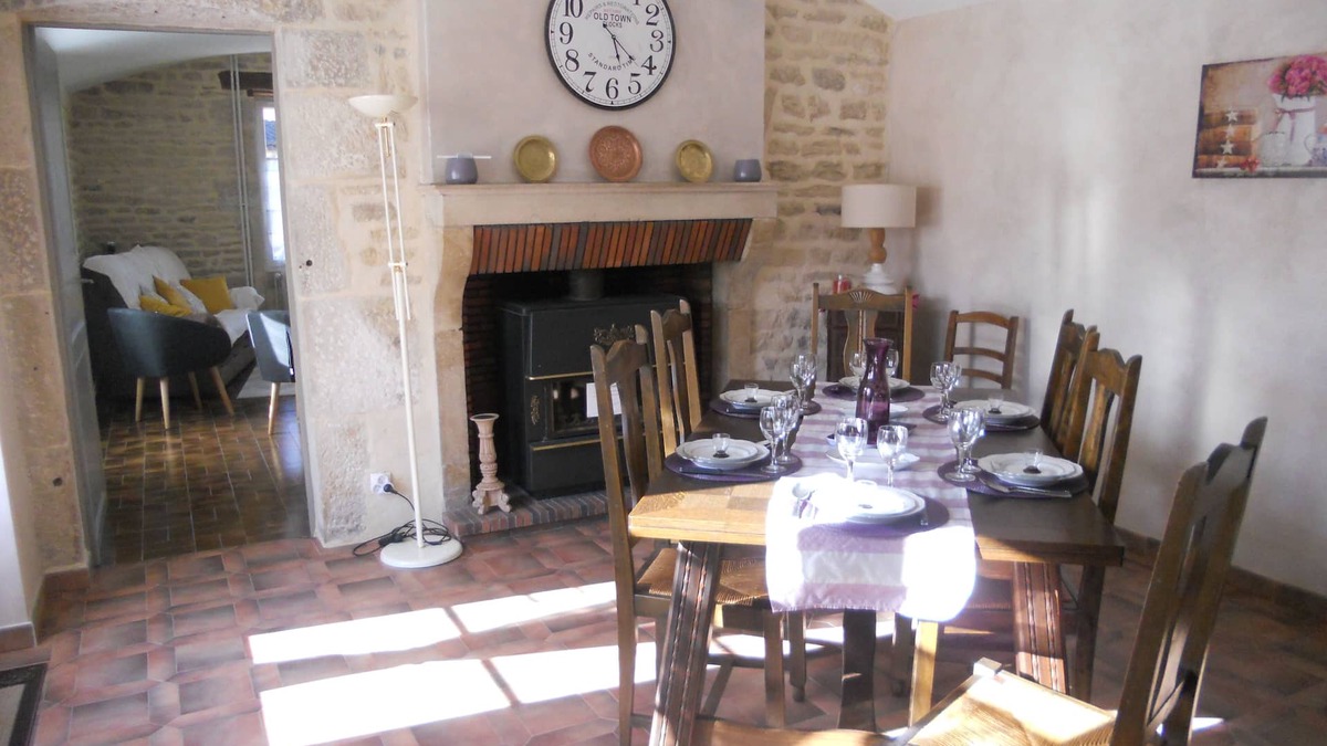 Quincy-le-Vicomte Cottage | Farmhouse in Burgundy 5 to 7 people. space & comfort