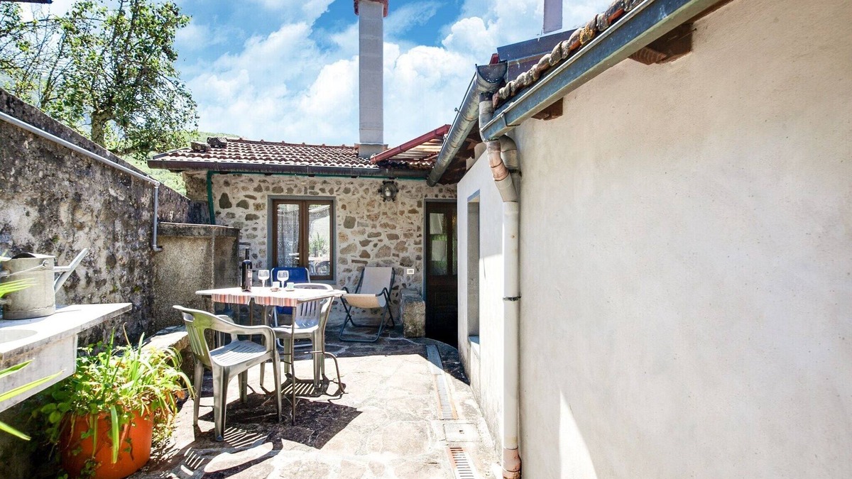 Casoli Other | Farmhouse in Italy with Private Terrace