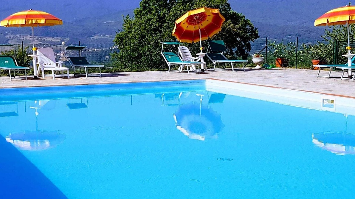 Casacciola-belvedere Ski Chalet | Farmhouse in Poppi with Pool & Forest Nearby
