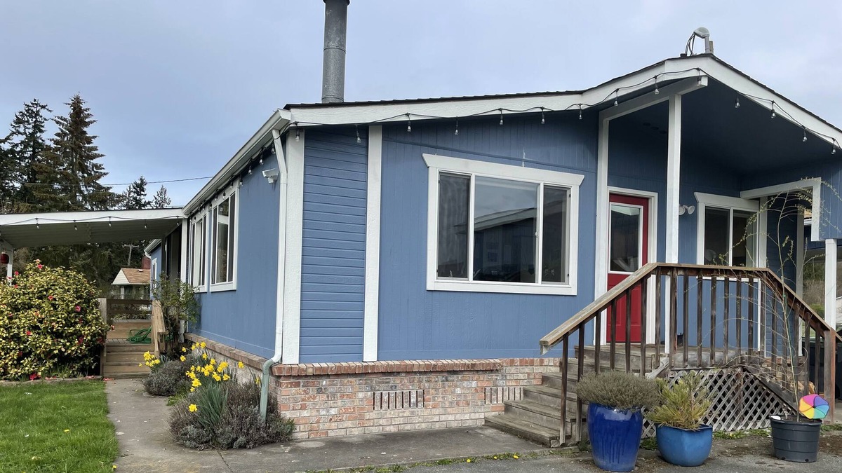 Sequim Other | Farmhouse in Sequim with gym and soaking tub close to Purple Haze lavender farm