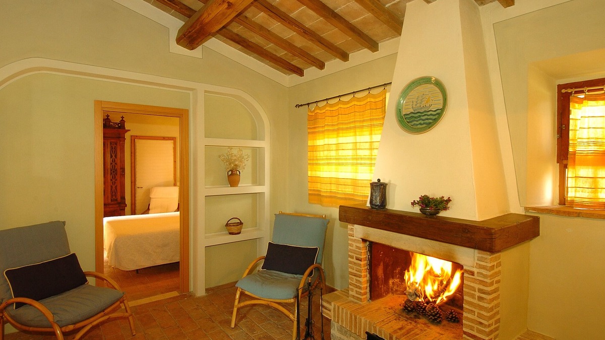 Semproniano Apartment | Farmhouse Montecchio Fireplace