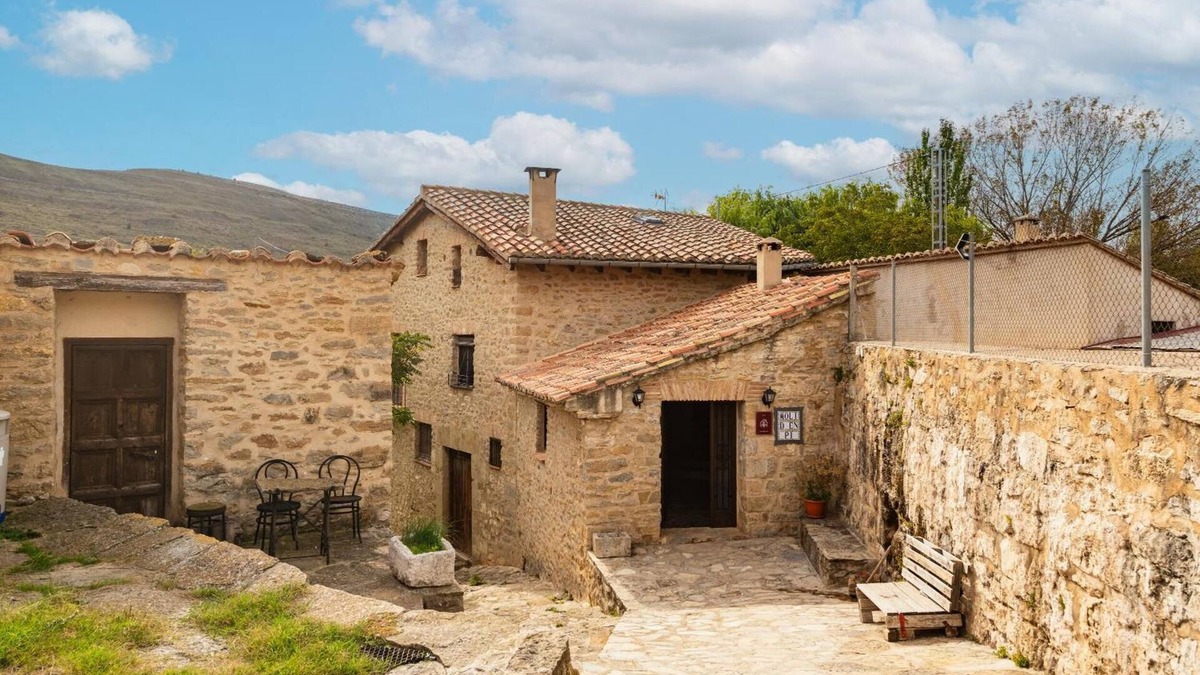 Morella House | Farmhouse 'Moli D'en Pi' with Mountain View, Shared Terrace and Private Garden