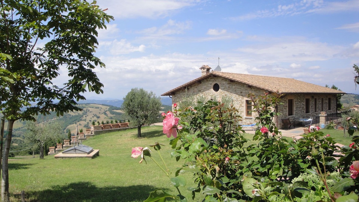 Assisi Other | Farmhouse nestled in the green hills of Parco del Monte Subasio