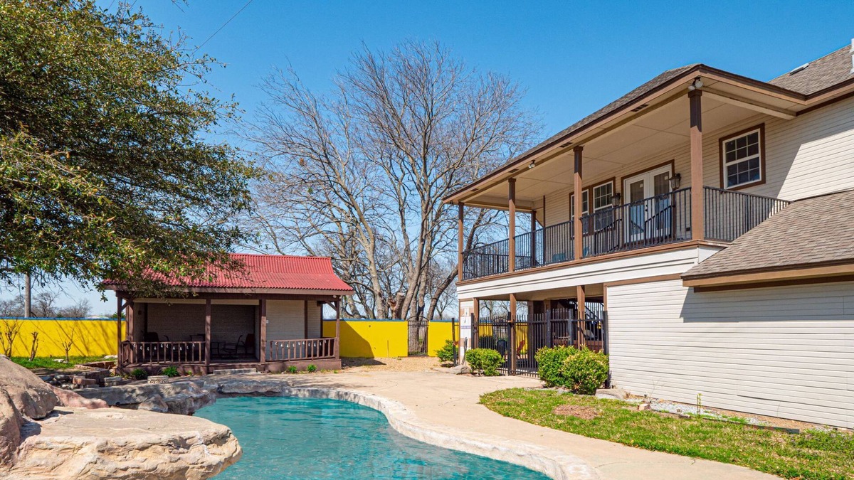 Farmersville Other | Farmhouse Oasis - Manam Estates