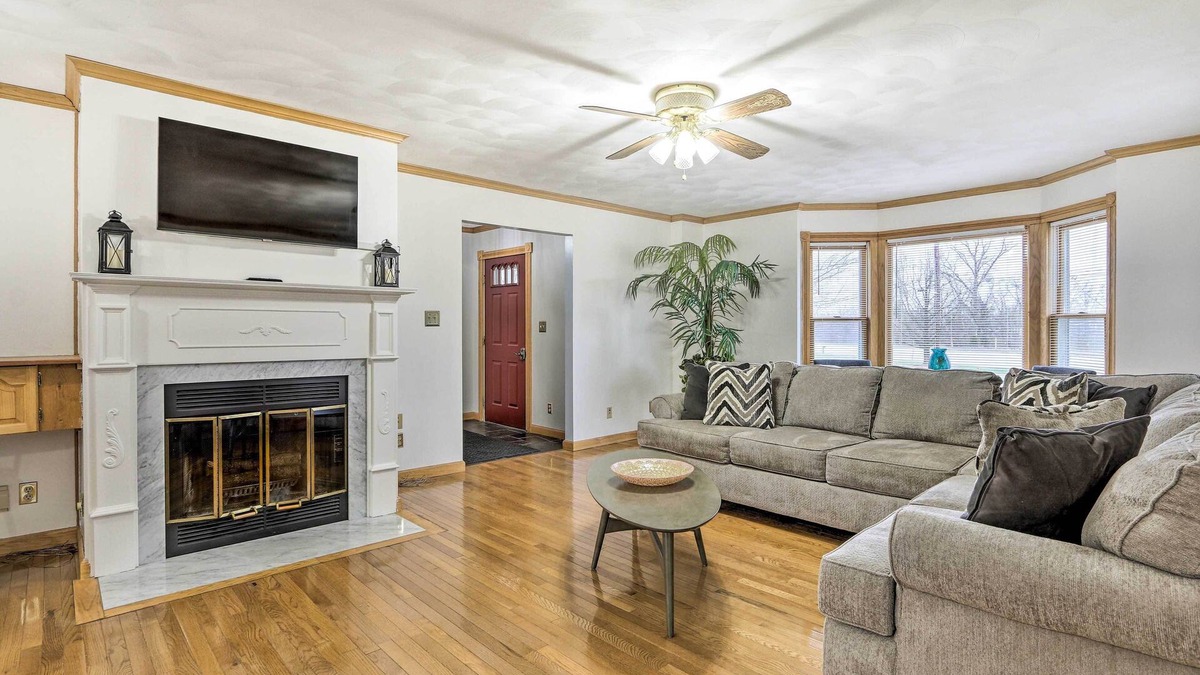 Pickerington House | Farmhouse on 5 Wooded Acres w/Hiking On-Site!