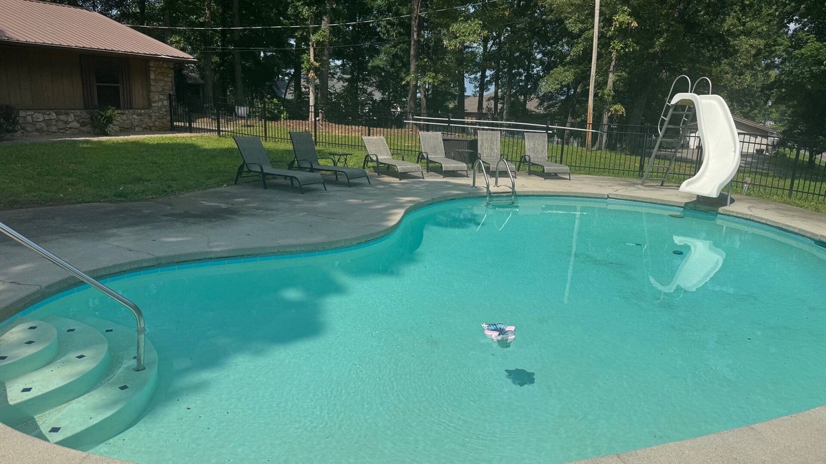 Sevierville Other | Farmhouse/PIRVATE POOL/15 Mins to Dollywood