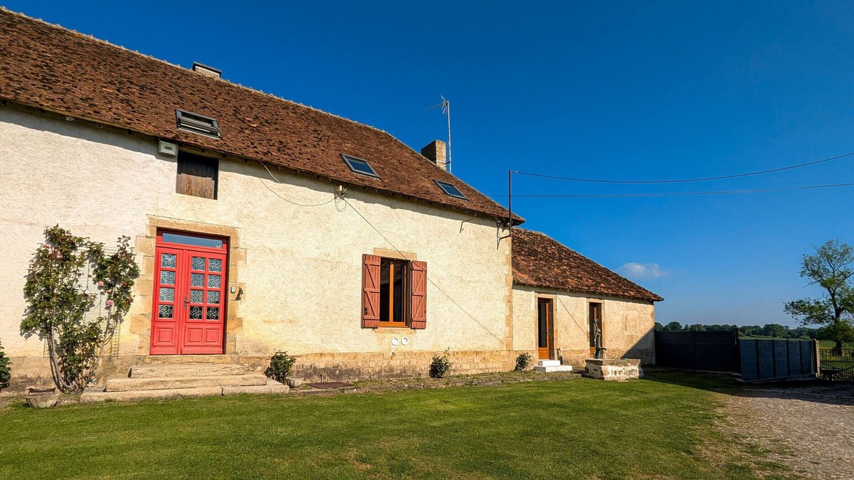 Cluis Cottage | Farmhouse Retreat with Garden, AC, and Modern Amenities