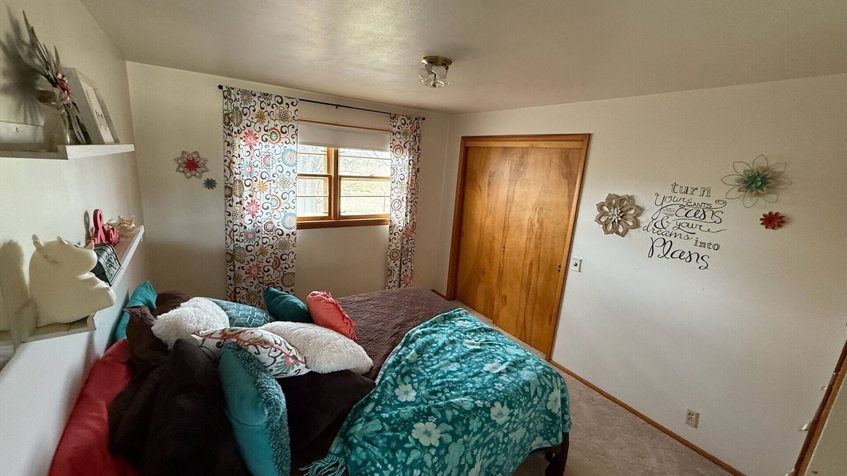 Lovell Other | Farmhouse with a pool, hot tub and parking. Between Cody and the Big Horn Mts