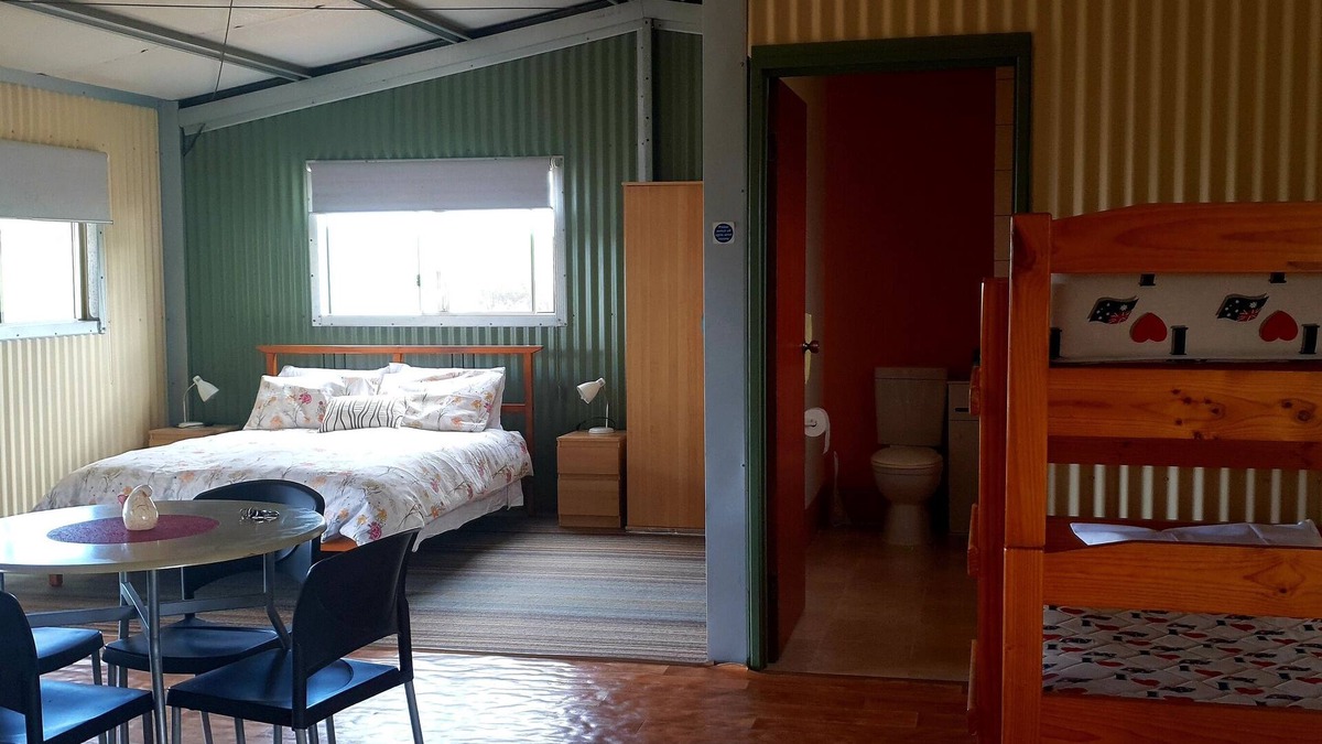 Bowes Cabin | Farmstay cabins in Western Australia, close to highway.