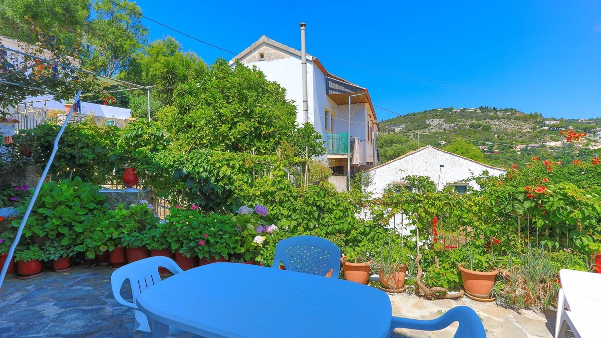 Gaios Apartment | Faros Tessera: Gaios Suite, sea views, near the beach