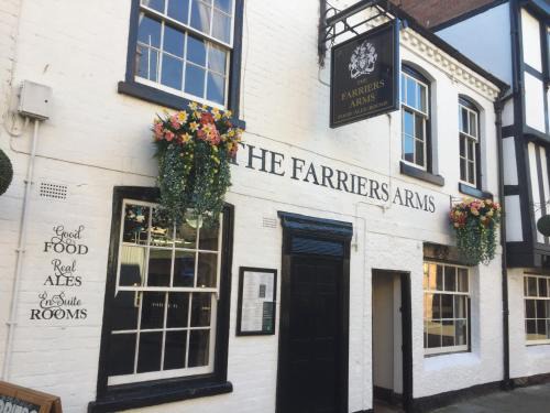 Worcester House | FARRIERS ARMS