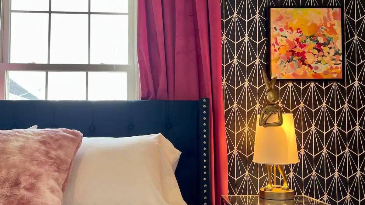 Kittery House | Fast Wi-Fi, Beaches, Portsmouth, Walk to shops