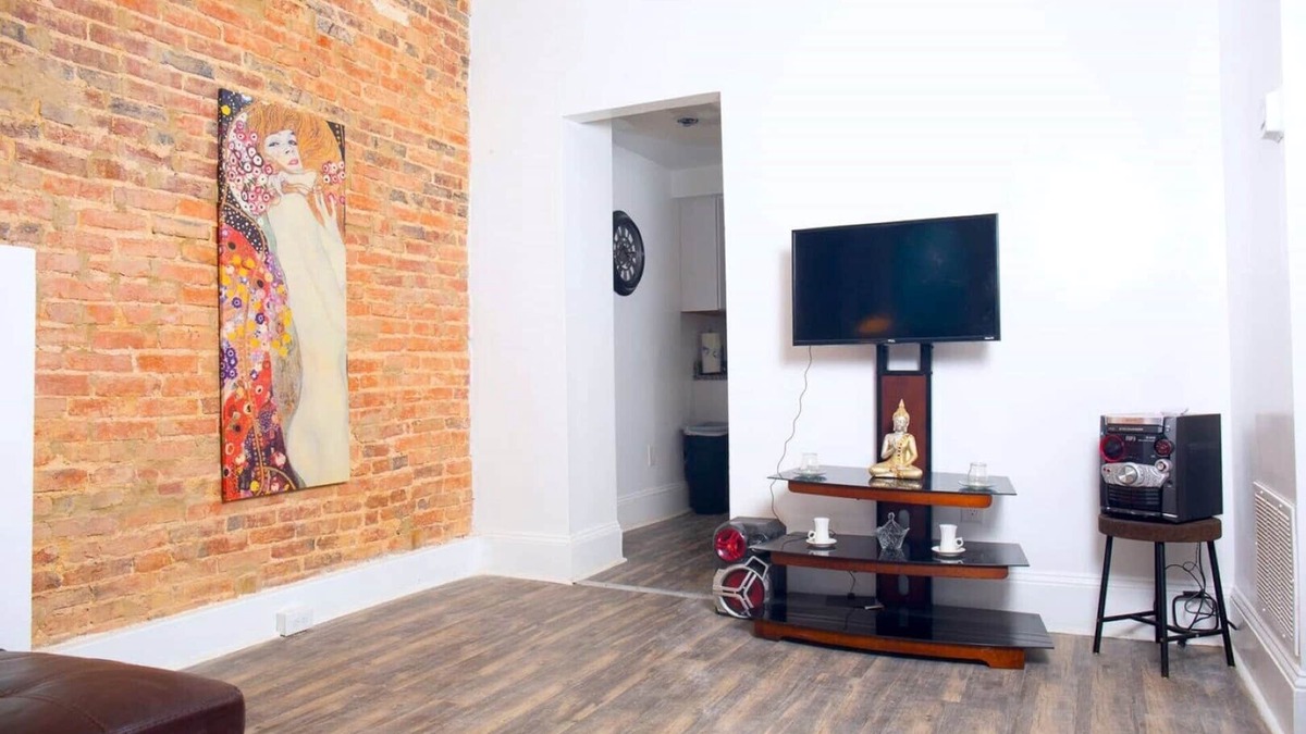 Downtown Baltimore House | Fast Wifi & Disinfected! Perfect for remote work!