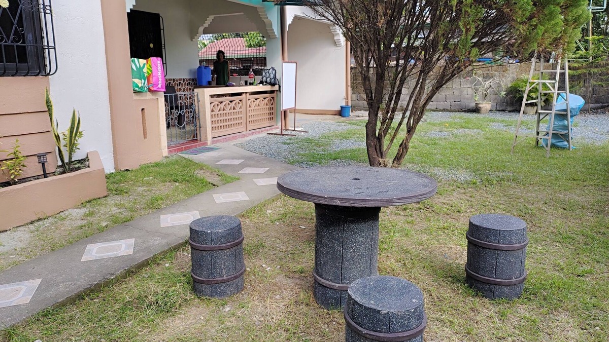 Naic House | FAST WIFI | PRIVATE | GATED | 1 Master Bedroom