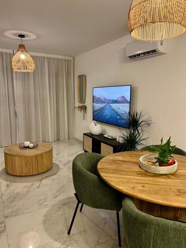 Oroklini Apartment | FatCow Beach Apartment Ultra