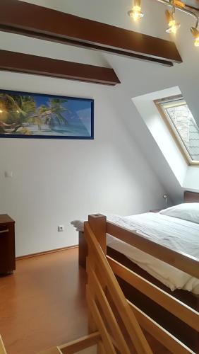 Ruzomberok Apartment | FATRAPARK 1 U SOVIČKY štúdio, kuchynka, kúpeľňa,s balkónom grátis parkovanie v podzemnej garáži