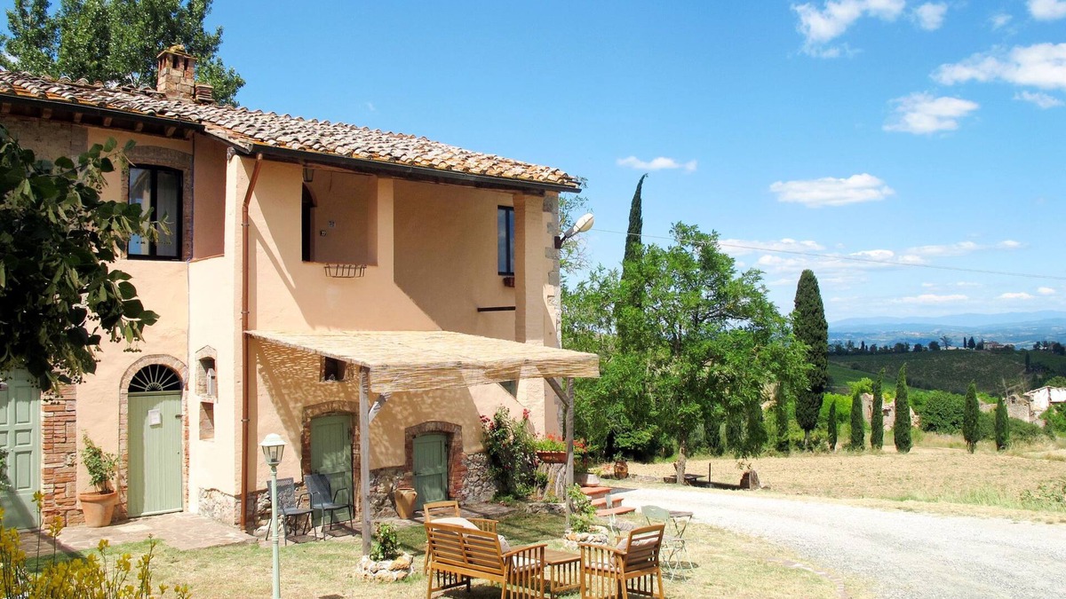 San Gimignano Apartment | Fattoria di Fugnano by Interhome