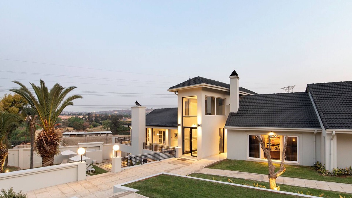 Wynberg Hotel | Fauchil Hotel