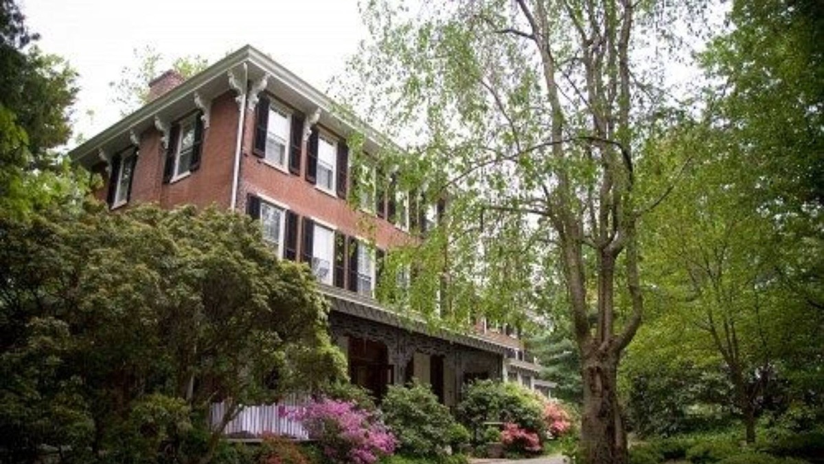 West Chester Bed & Breakfast | Faunbrook Bed & Breakfast