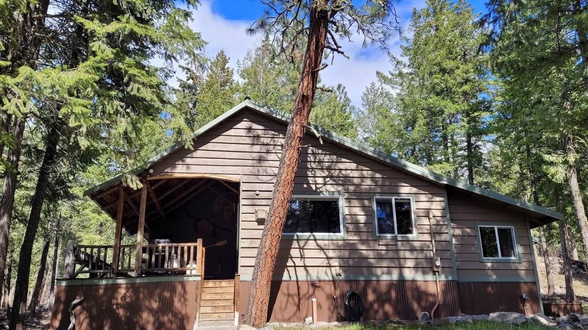 Mazama Cabin | Fawn Creek Hideaway-Close to Mazama&Ski Trails!
