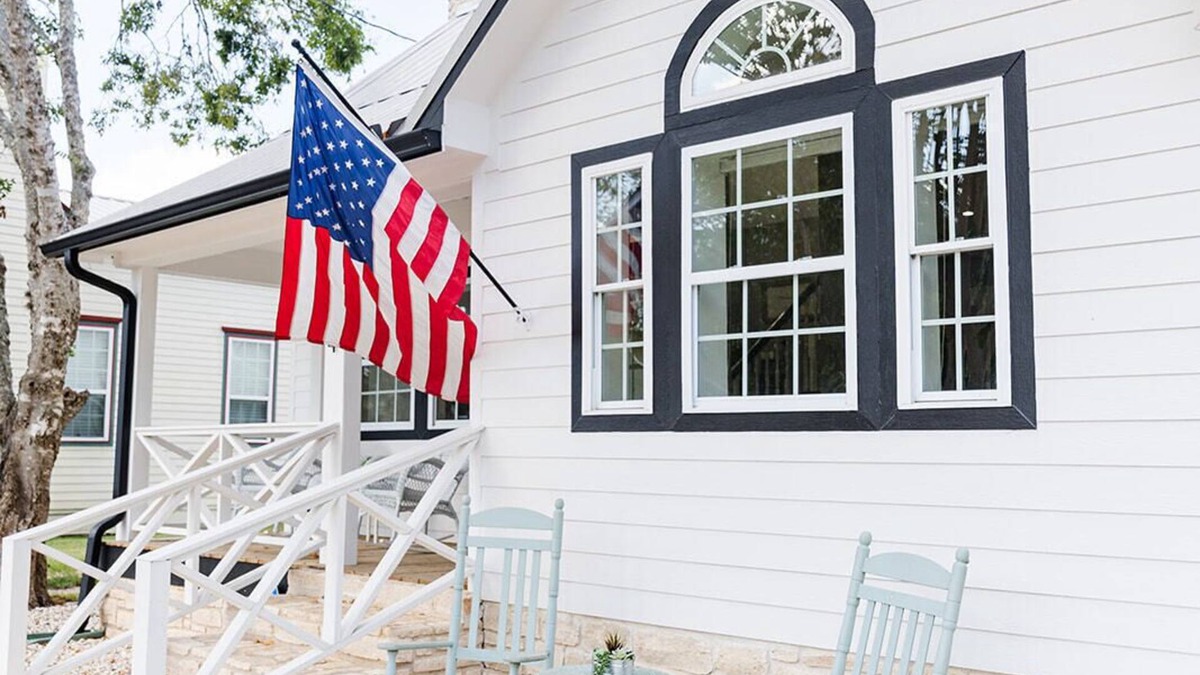 Fayetteville Other | FAYETTEVILLE FARMHOUSE near ROUND TOP a block from the square and restaurants