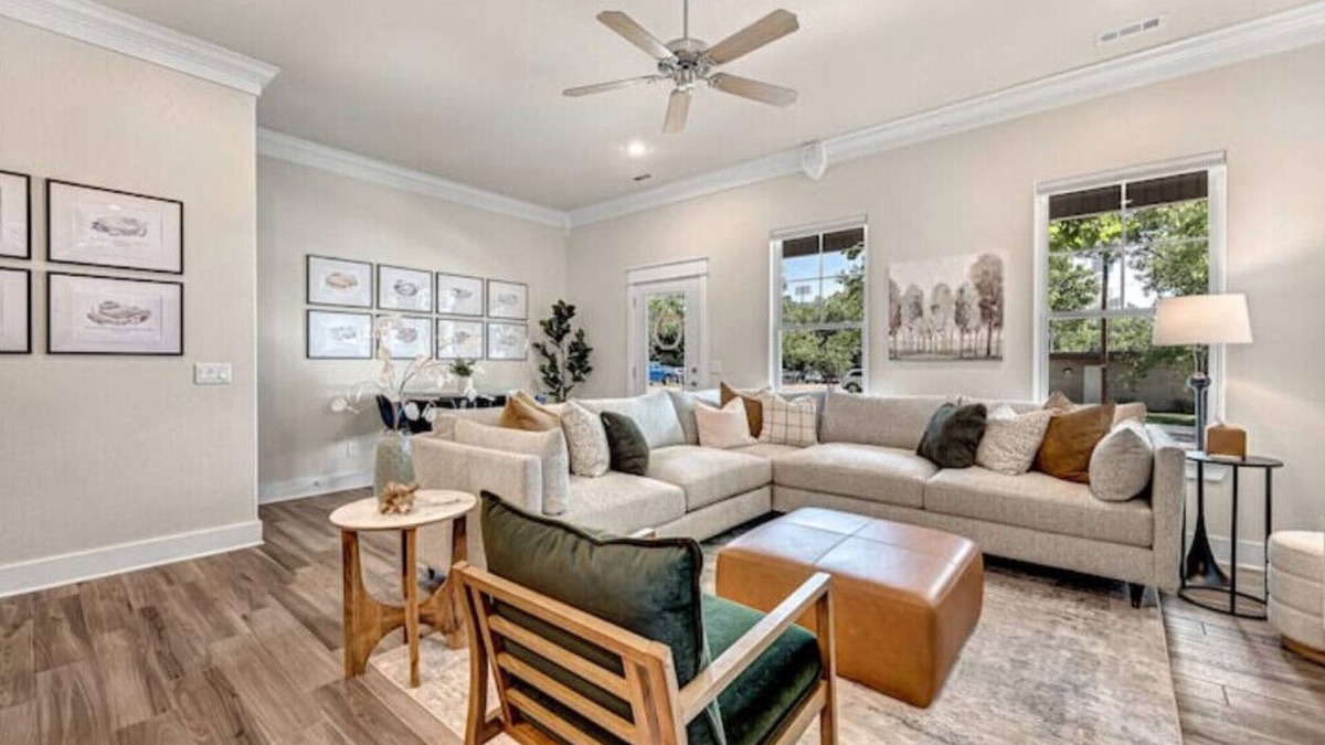 Fayetteville House | Fayetteville Home Luxury Living Walk to University of Arkansas