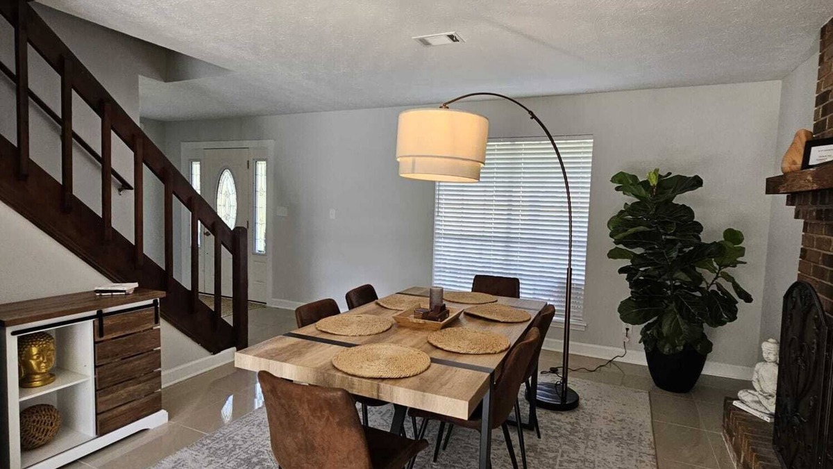 Church Street House | Fayetteville house on Acre +Pool+BBQ