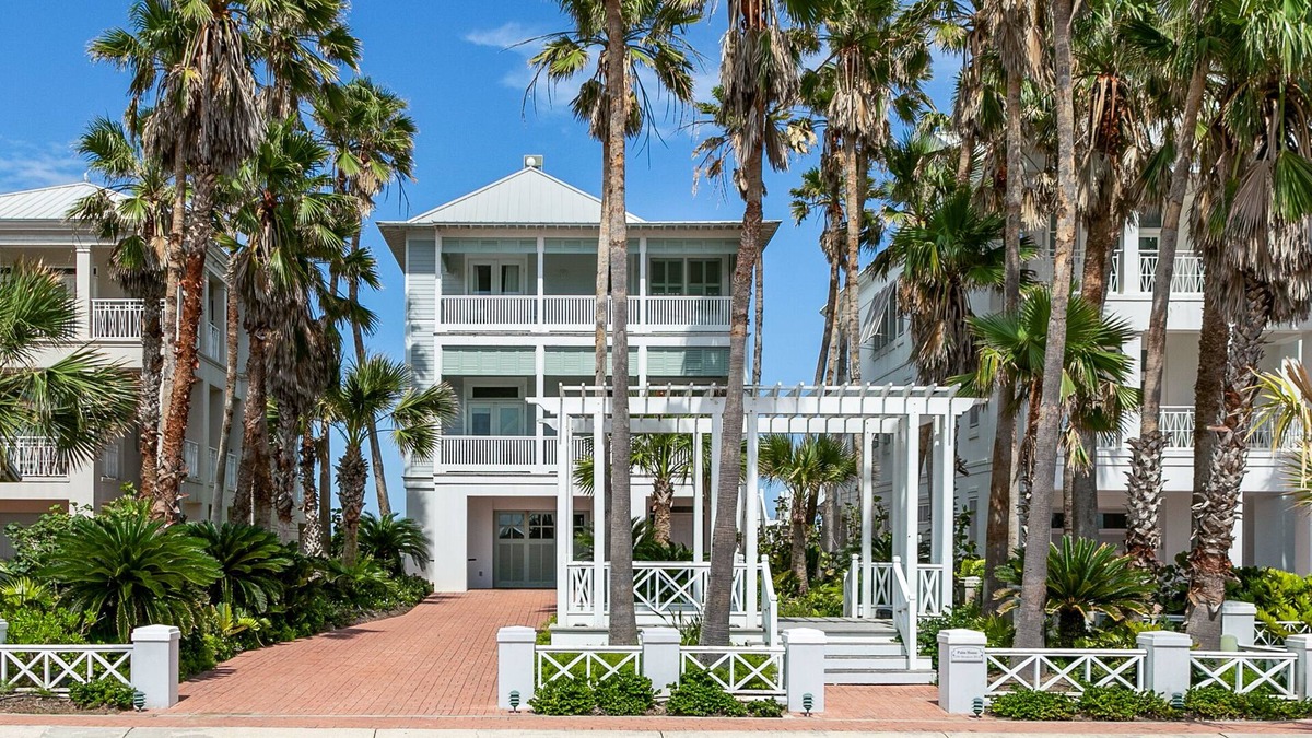The Shores House | Featured in Coastal Living Magazine "Palm House" in Shores Division