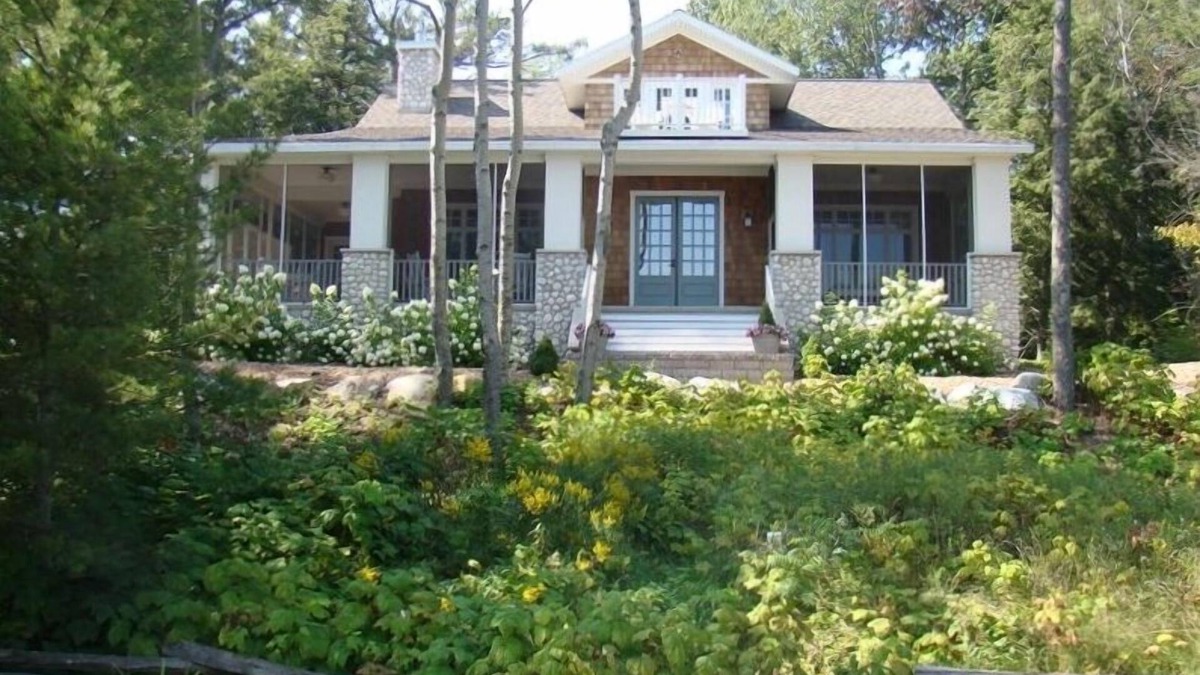 Sturgeon Bay House | Featured in Door County Magazine Luxury Homes - Sleeps 8
