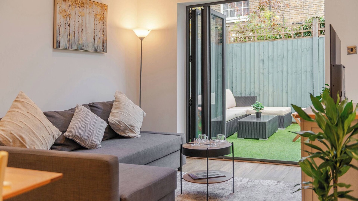 Battersea Apartment | Featuring garden views, Three-Bedroom Bliss in London