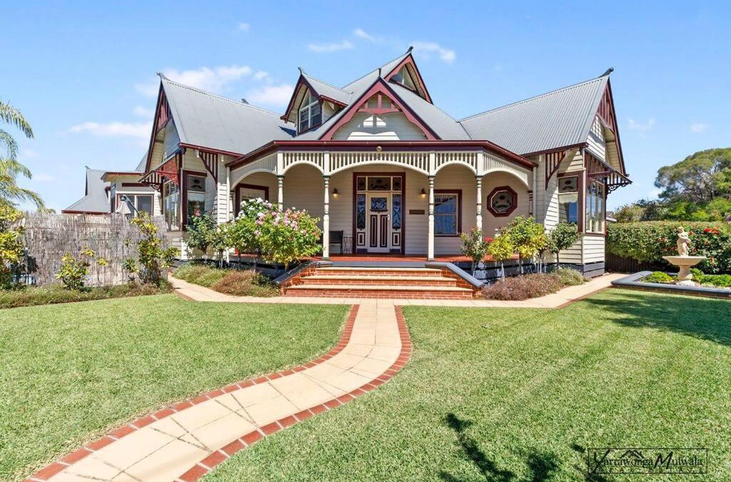 Yarrawonga House | Federation home in town, close to lake & shops