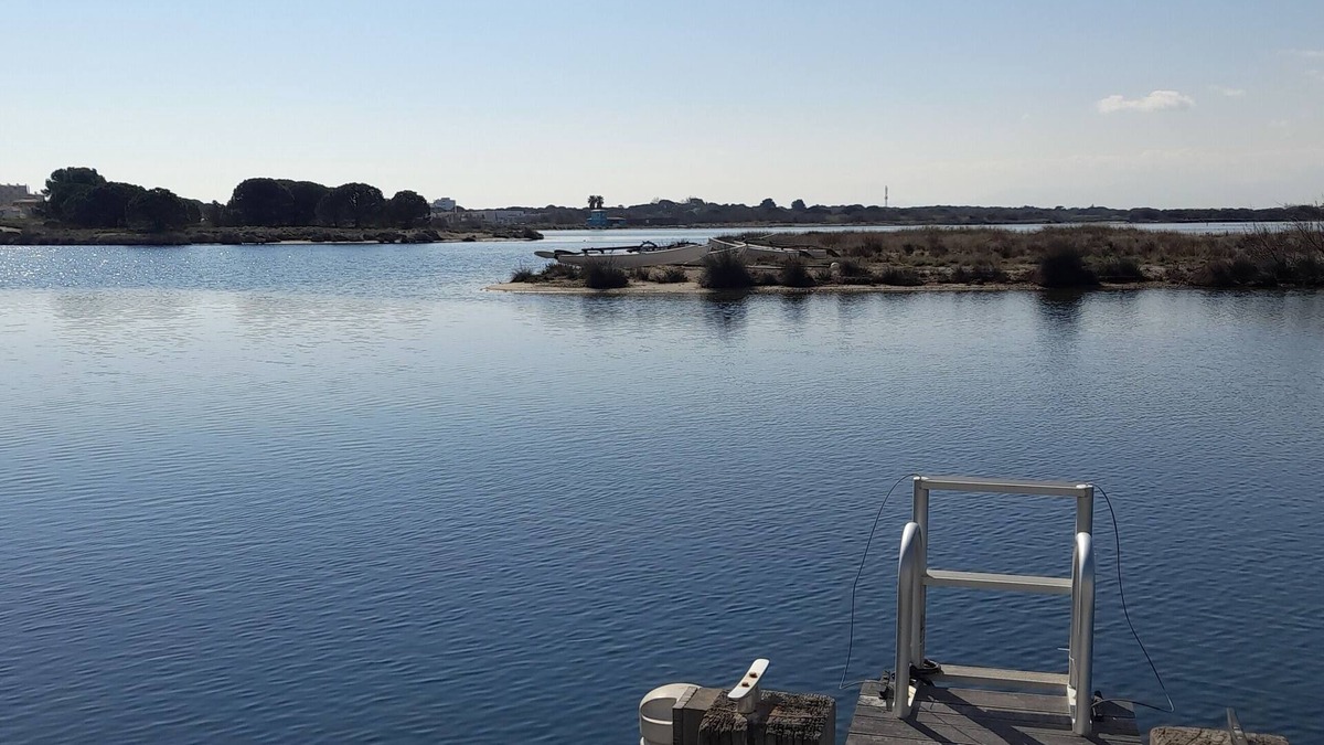Le Barcares House | FEET IN THE WATER. Direct access to the bathing area. Private mooring.