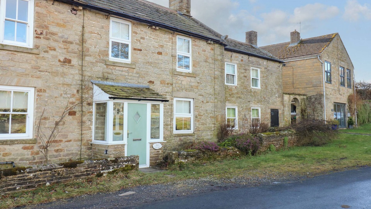 Romaldkirk Cottage | FELL COTTAGE, pet friendly, with open fire in Middleton-In-Teesdale