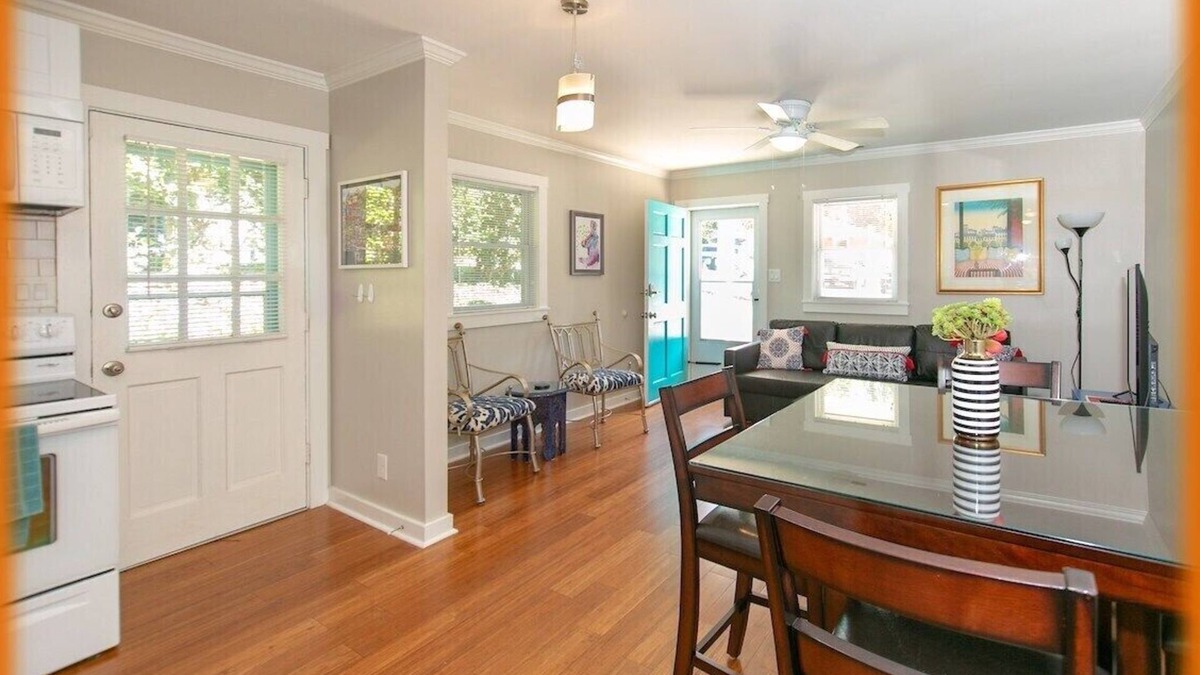 Duke Park House | Fenced+2 Families+DownTown+Sleeps 8+Pets+FastWiFi+