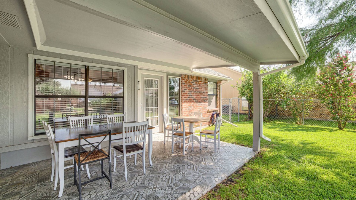 Garland House | Fenced-In Yard: Home < 1 Mi to Lake Ray Hubbard!