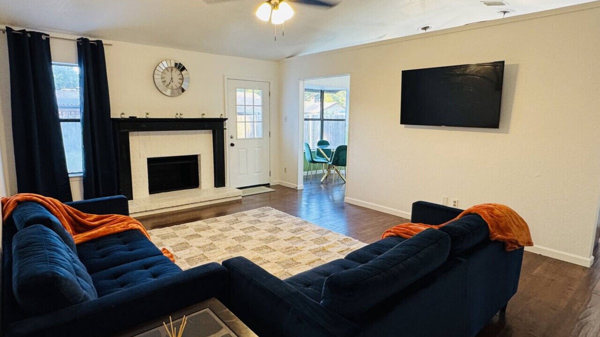 Wylie Apartment | Fenced Yard Fire pit Fireplace Pet Friendly
