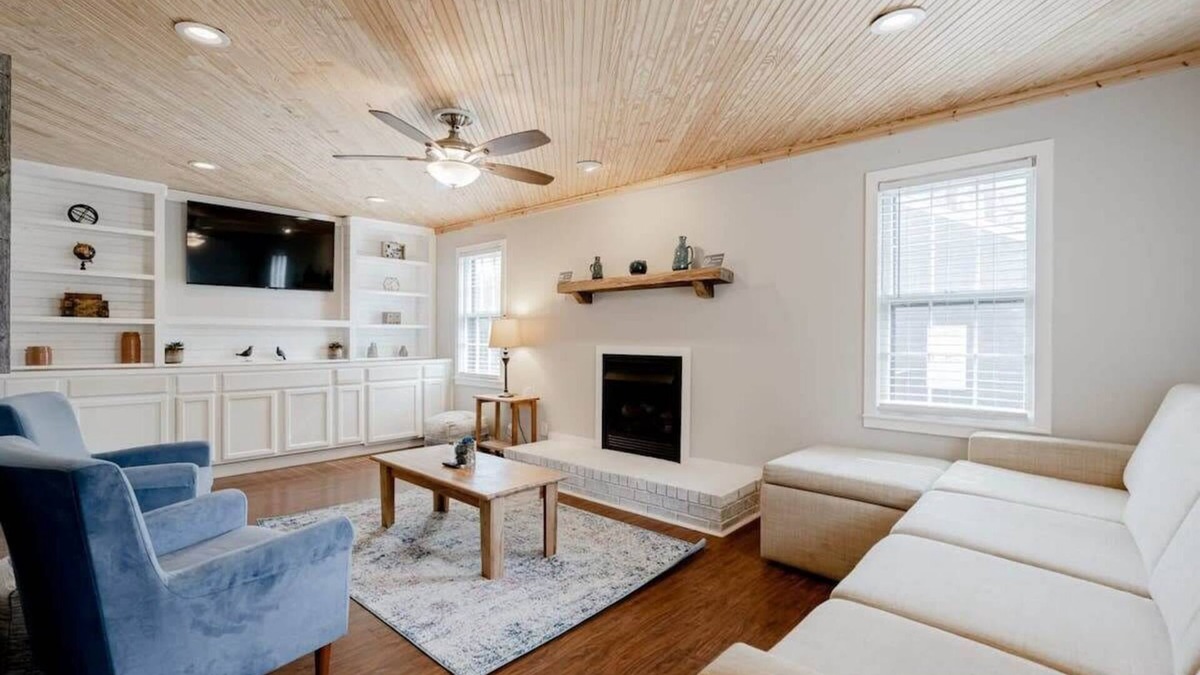 Columbia House | Fenced Yard with Pool! 10 Mins to Lake Murray