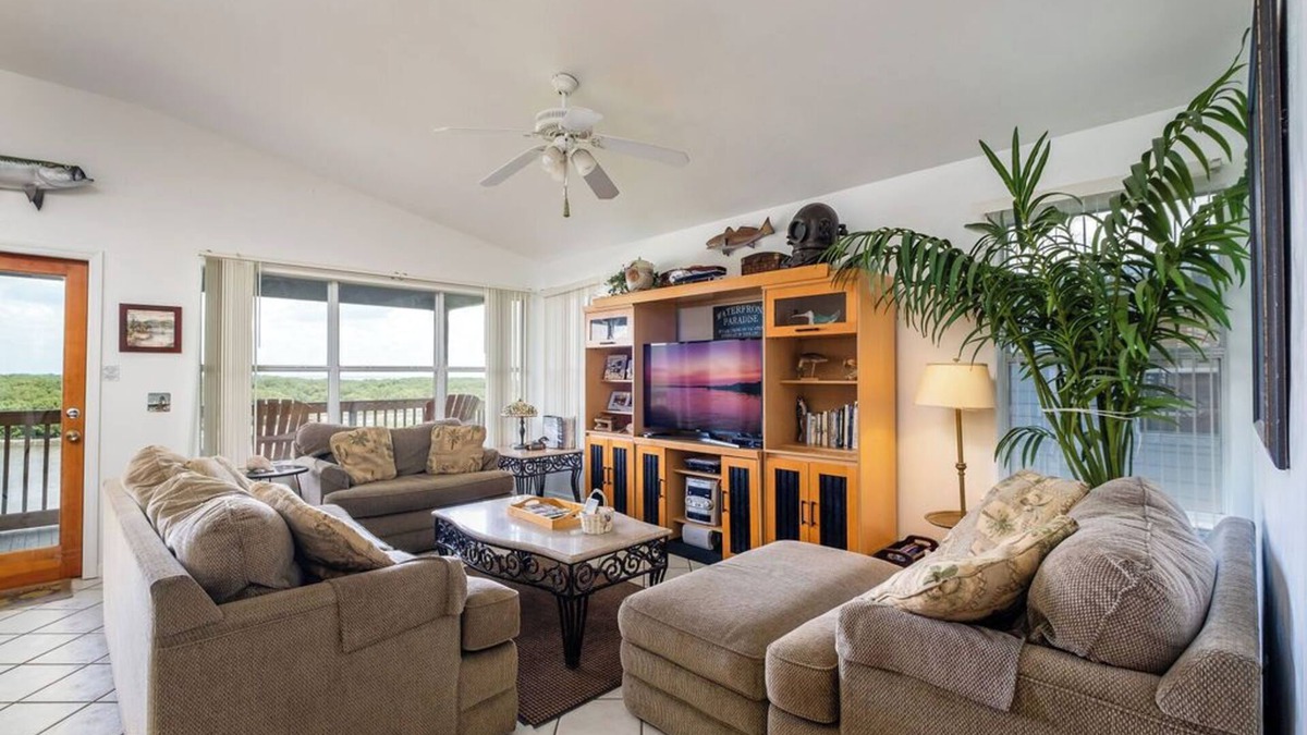 Cedar Key Condo | Fenimore Mill 8D! Boat Parking, Pool & Hot Tub!