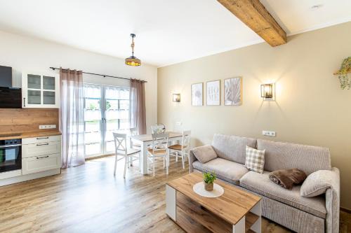 Prackenbach Apartment | Ferienbahnhof Fichtental Gleisblick Lounge
