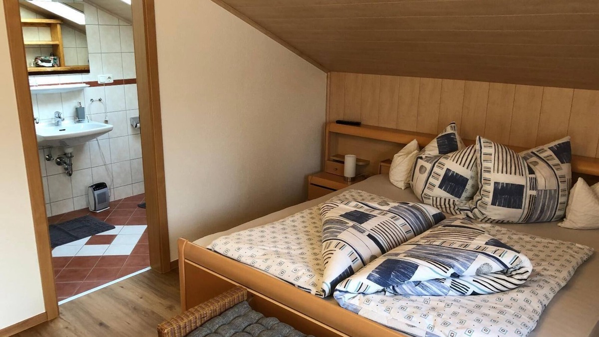 Lam Apartment | Feriendomizil mit Balkon. Perfekte Ausgangslage für Wanderungen.